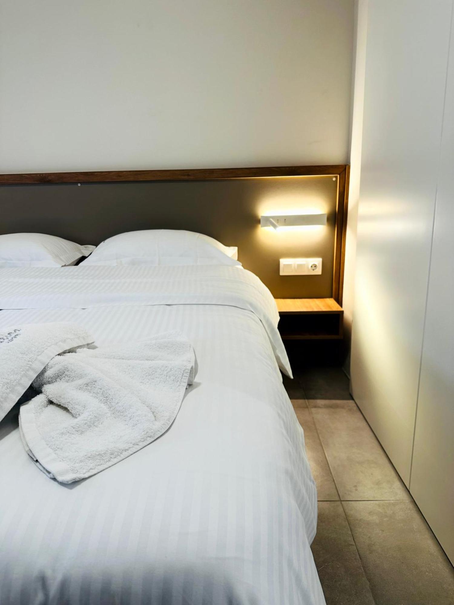 Matina Room Chrissi Akti Chania Exterior foto
